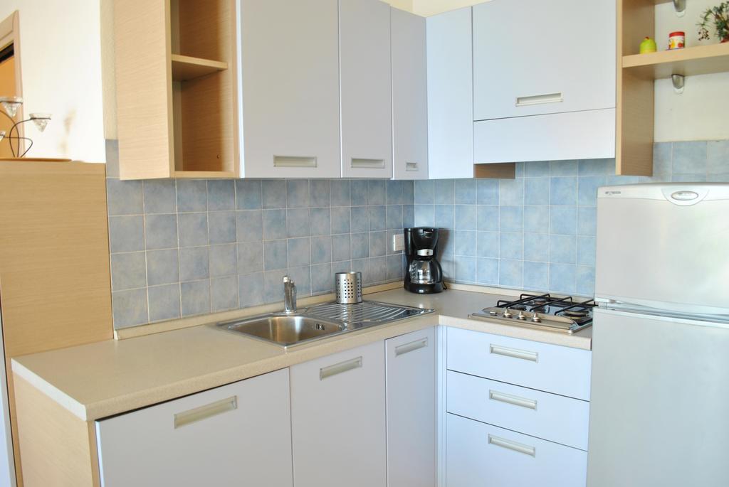 Residence White Beach เลียร์นา ภายนอก รูปภาพ